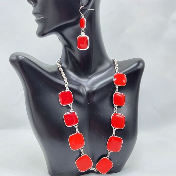 💜Red & Silver Plated Square Necklace & Dangling Earrings - Picture 2 of 16